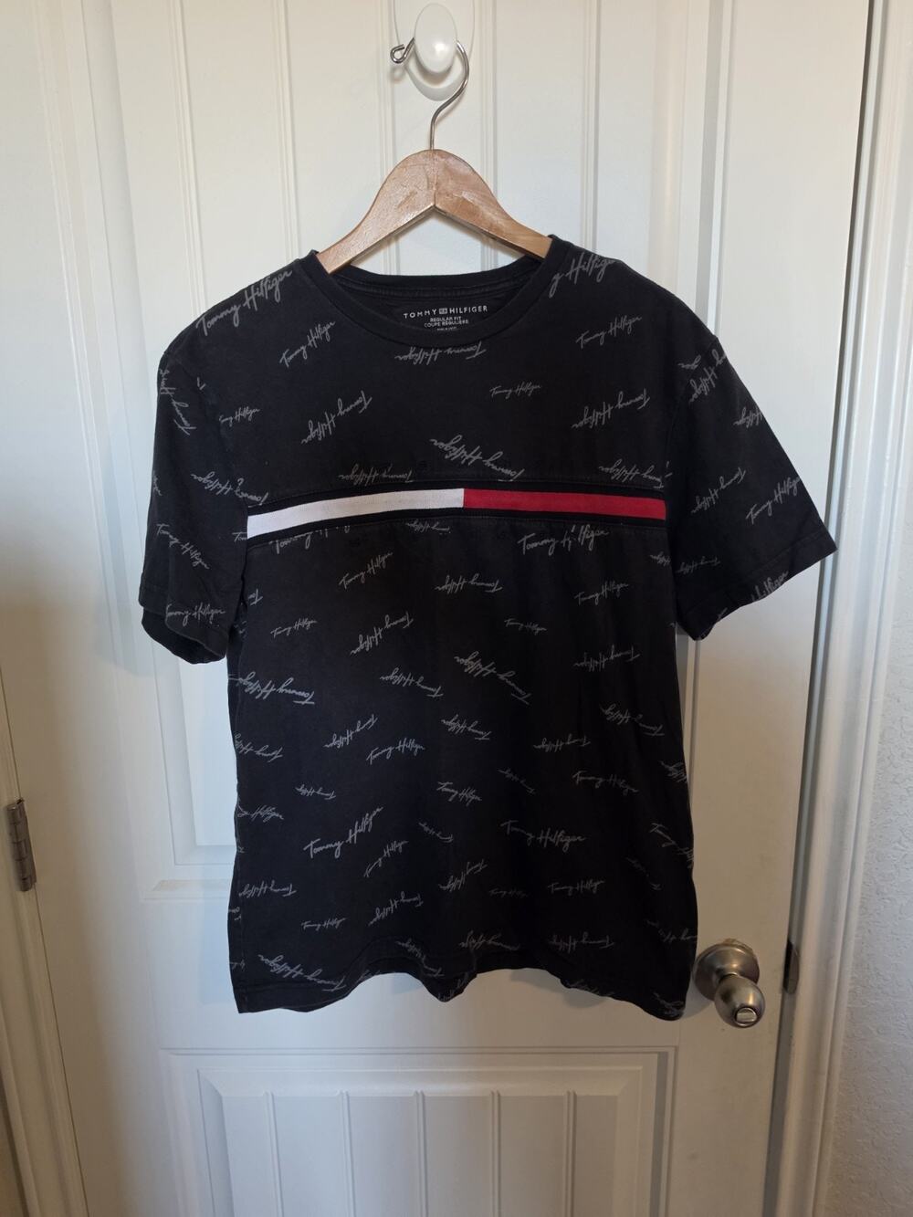 Tommy Hilfiger Mens M T Shirt Black All Over Signature Logo Flag Stripe